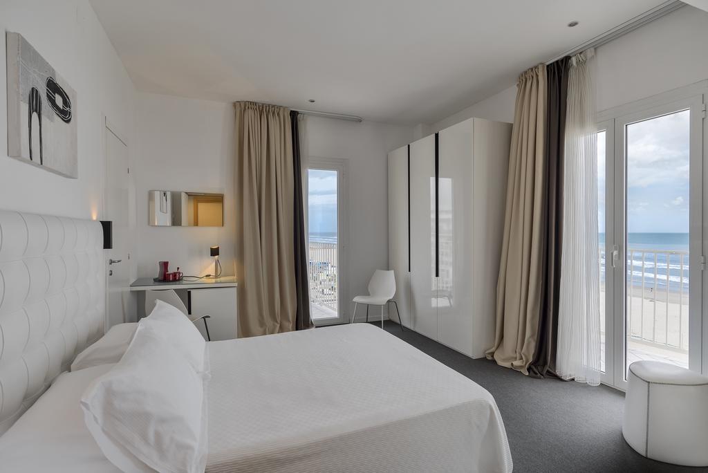 Hotel Fedora Riccione Esterno foto